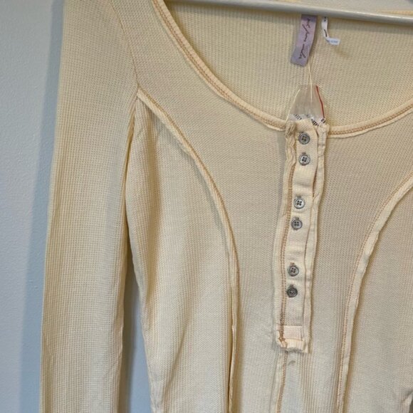 Urban Outfitters Cream Henley Top - NWT! - Picture 3 of 9